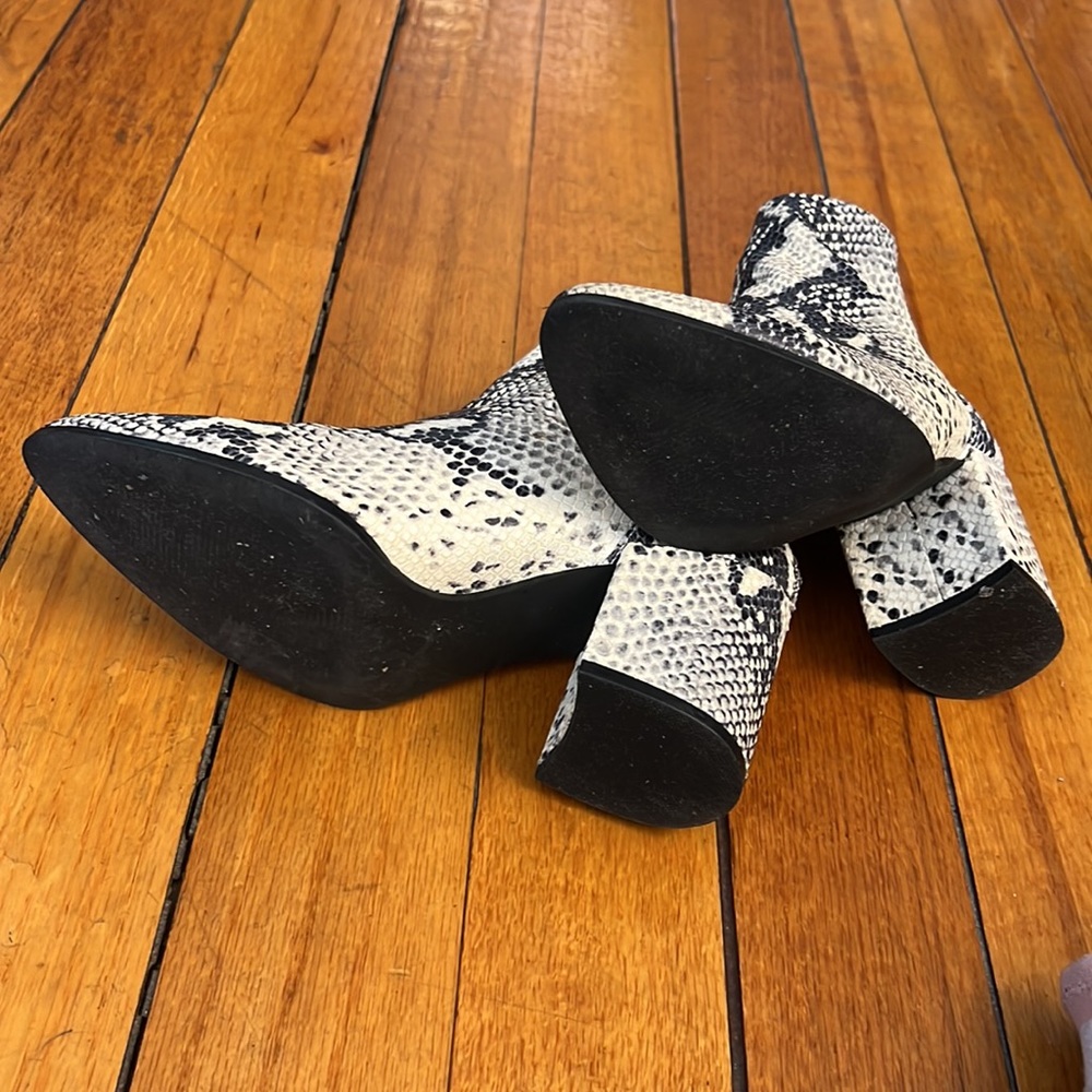 Steve Madden Jillian Snake Print Size 7 - image 5